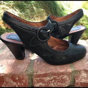 Clarks Artisan slingback pumps